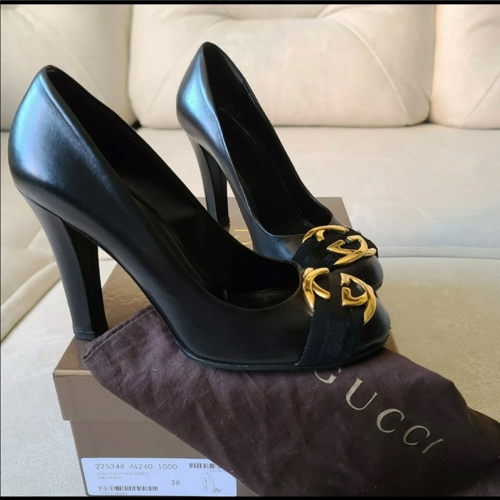 BLACK GUCCI HEELS SIZE 38